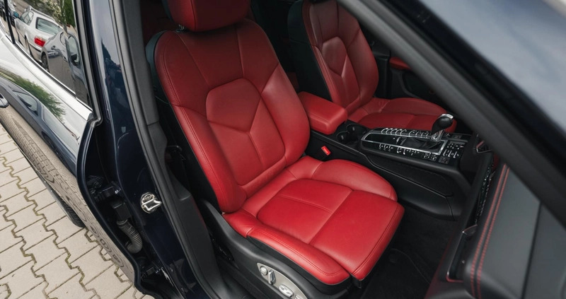 Porsche Macan cena 159999 przebieg: 127366, rok produkcji 2017 z Wojkowice małe 742